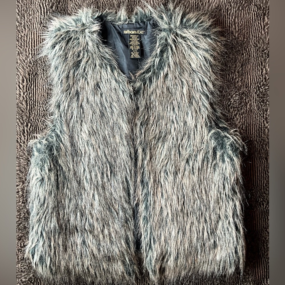 Urban Vives Shaggy Faux Fur Vest